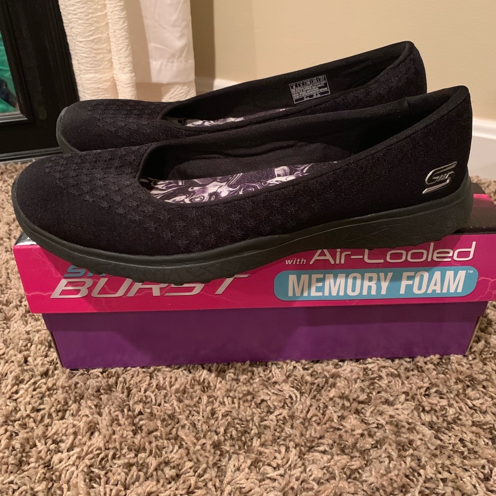 EUC Memory foam Skechers